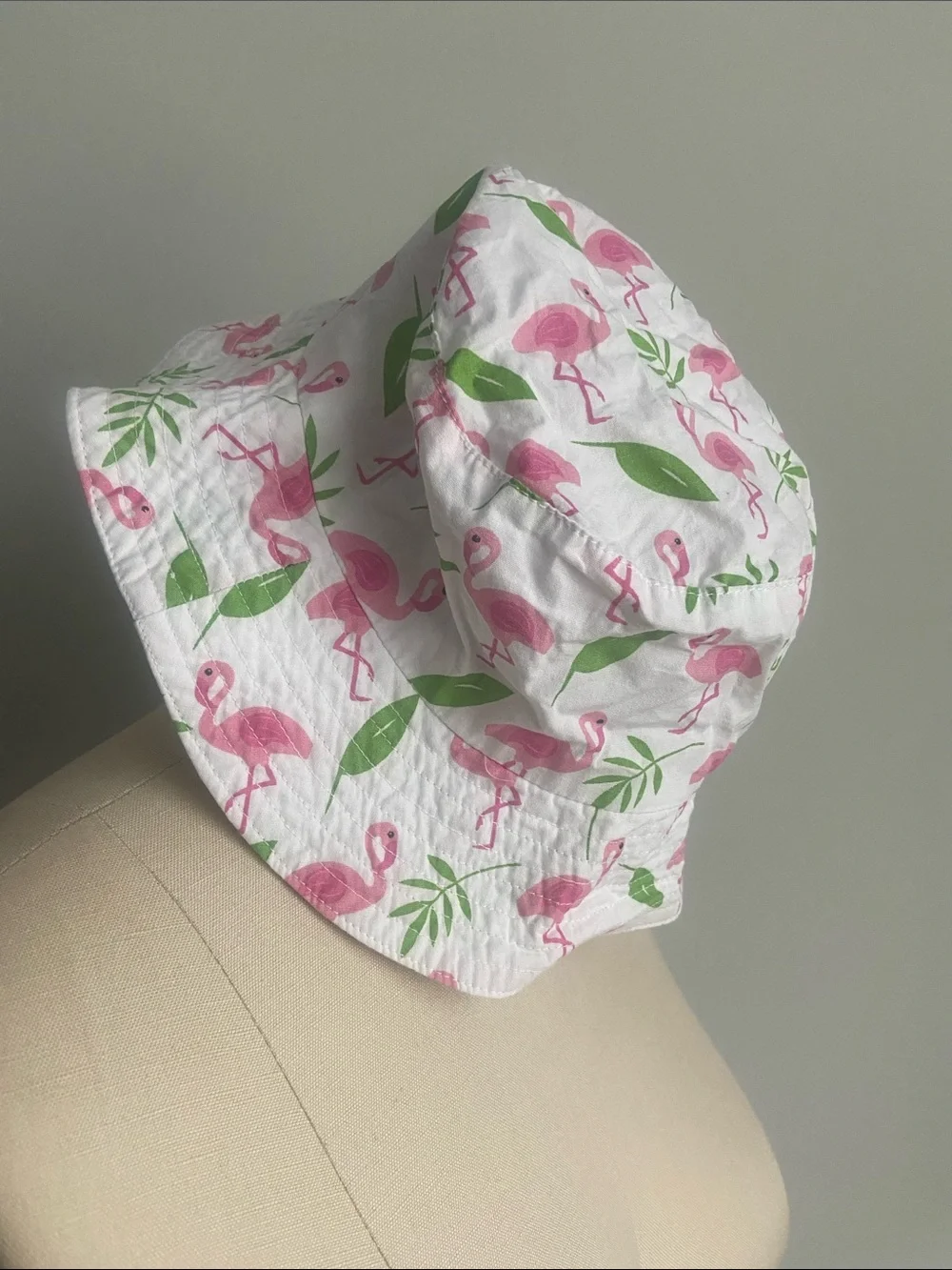 Baby White Bucket Hat with Pink Flamingo Print age 0+ pool sun hat baby girl